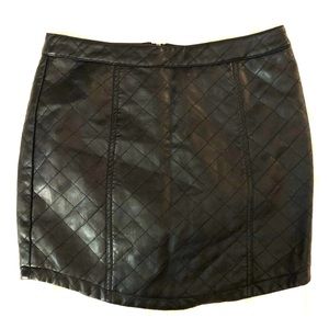 🚨 sold 🚨 Faux Leather Mini